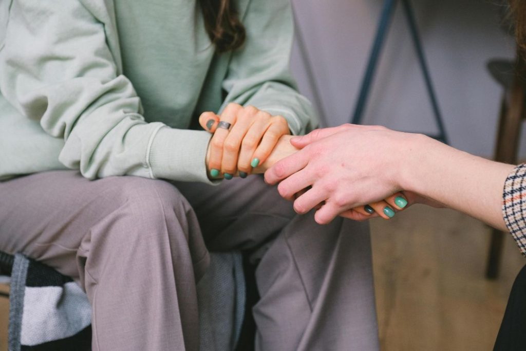Empatía: Clave para mejorar relaciones y trabajo en equipo.