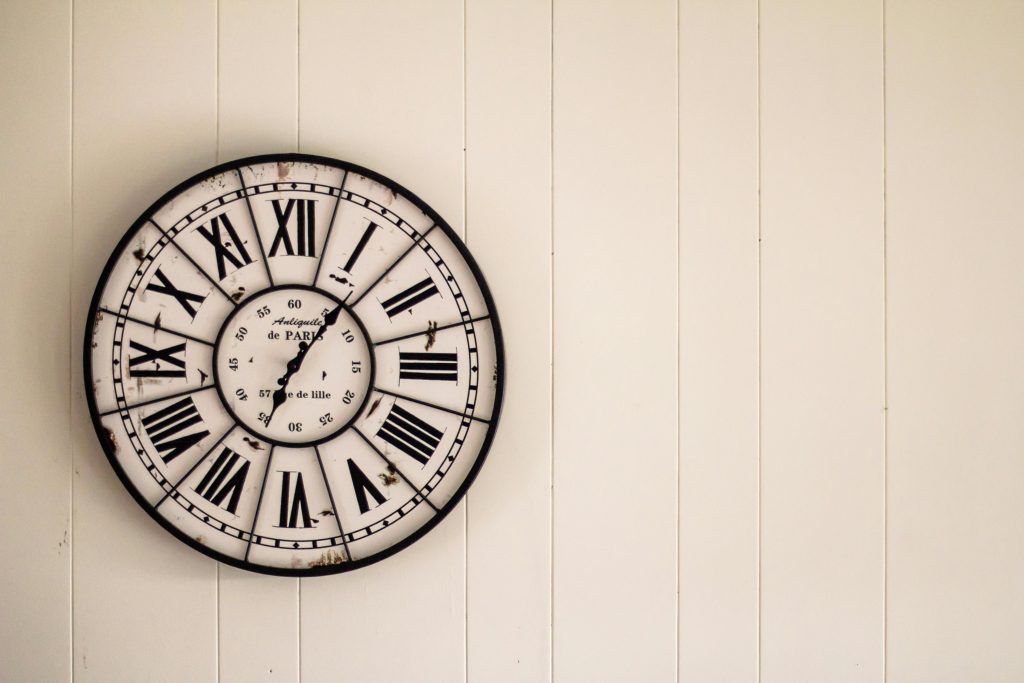 Aprende a decir y entender la hora correctamente en francés.