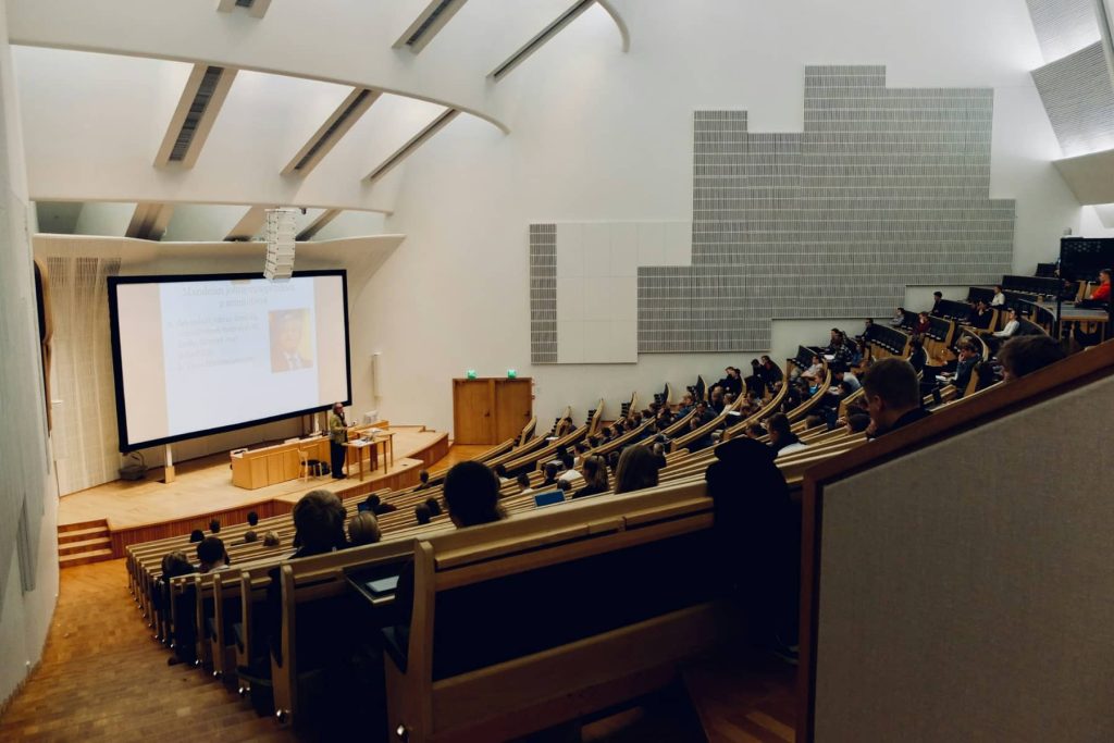 Cinco competencias clave que las universidades deben desarrollar en 2026
